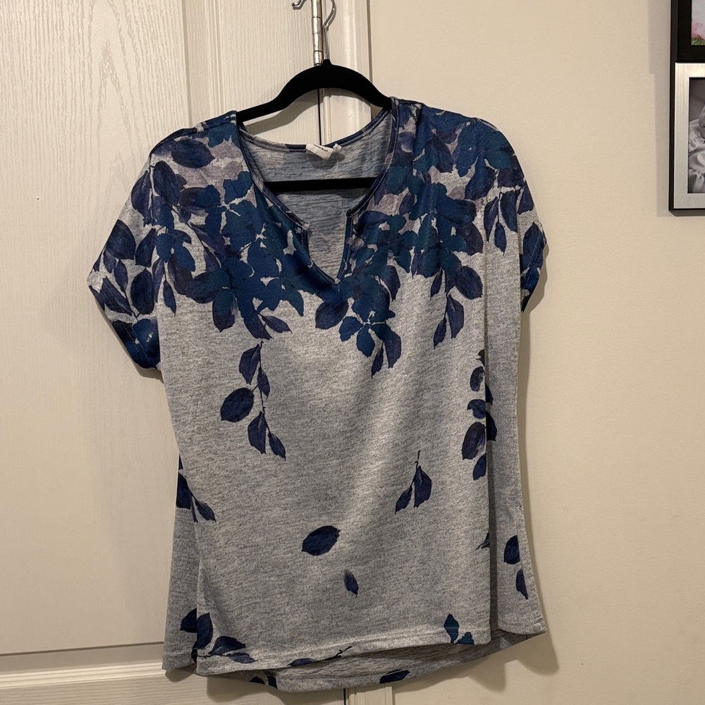 Simple Blue and Gray Leaf Print Blouse